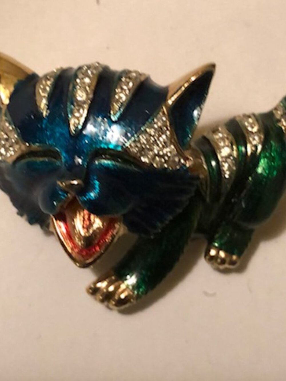 Adorable Rhinestone Sitting Cat Pin | Sparkly Kitty Brooch for Blazers & Bags